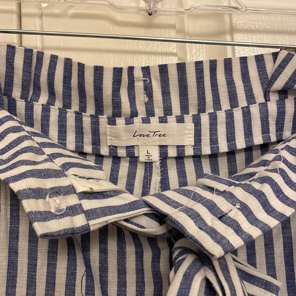 Love Tree Women’s Linen Look Shorts, Size L. Blue and White Vertical Stripes. - Picture 2 of 5
